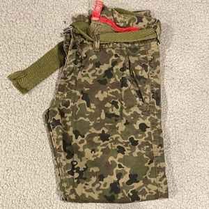 Used in great condition men’s camouflage pants